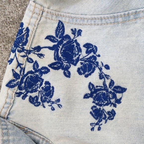 BLUENOTES boyfriend fit light blue embroidered denim jacket oversized XS - Picture 9 of 10